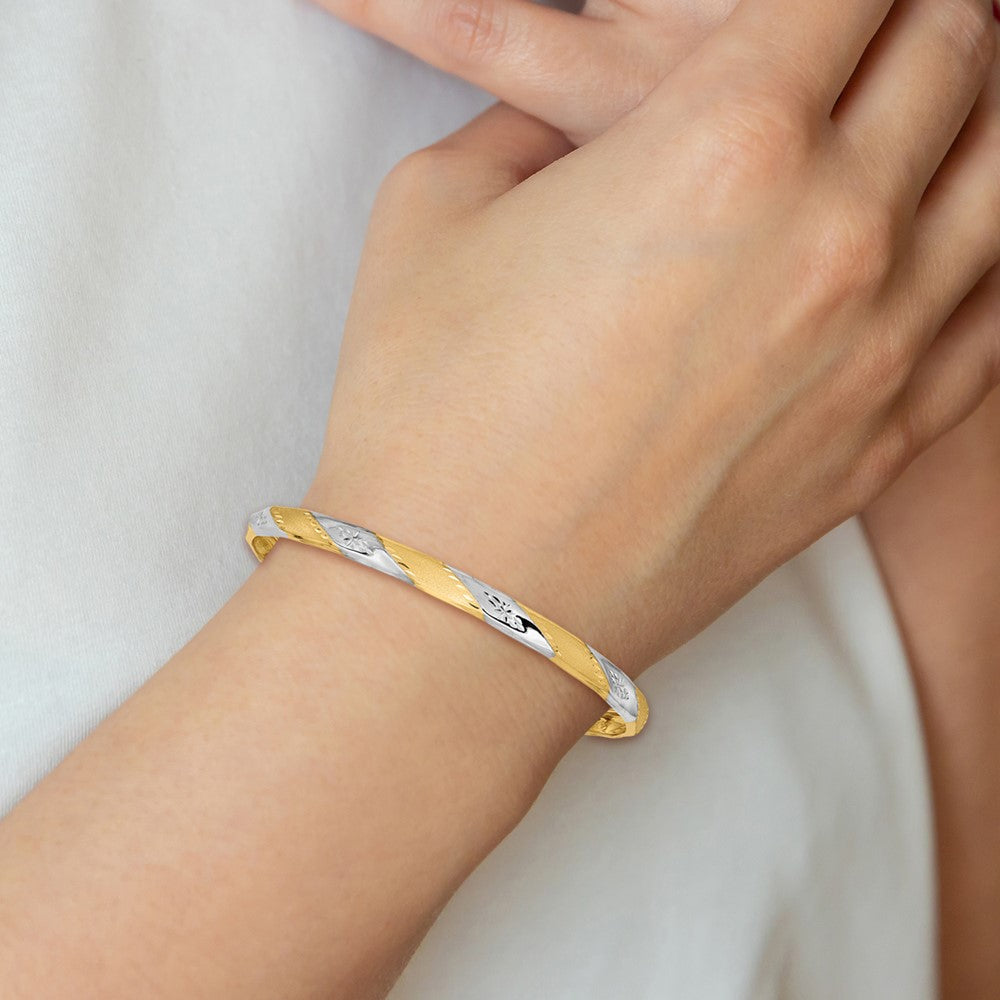 14k with White Rhodium Polished and Satin Diamond-cut 5.00mm Flexible Round Bangle Bracelet