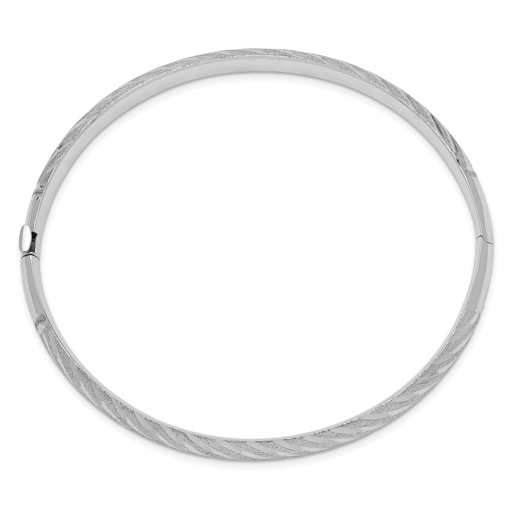 14k White Gold Polished Textured Diamond-cut 6.20mm Twisted Hinged Oval Bangle Bracelet