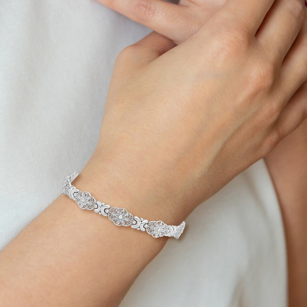 14K White Gold Polished and Textured Fancy Floral Link 7.5 inch Bracelet