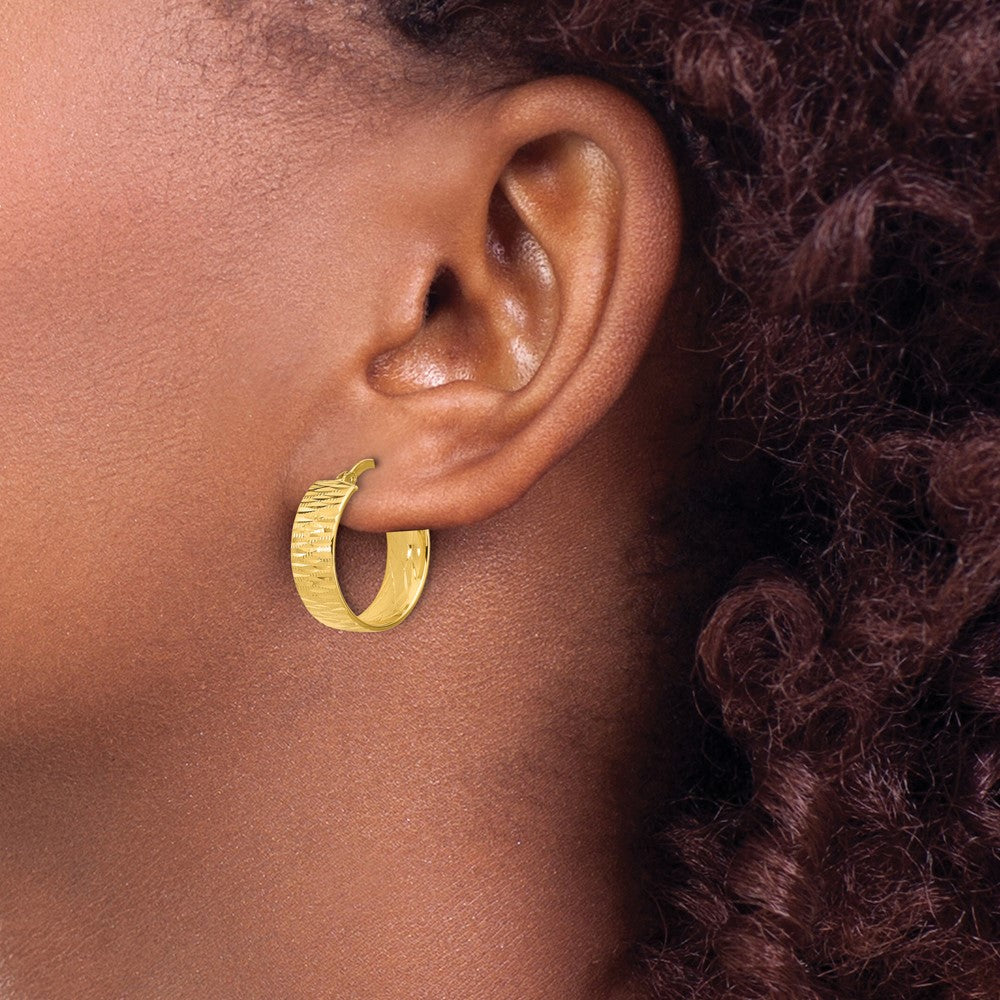 14K Polished and Diamond-cut Round Hoop Earrings
