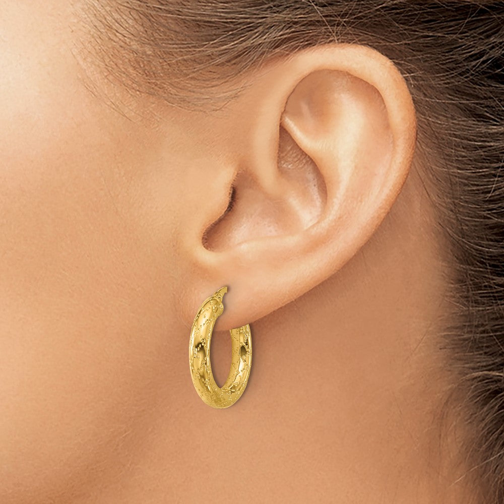 14K Polished Patterned Round Hoop Earrings