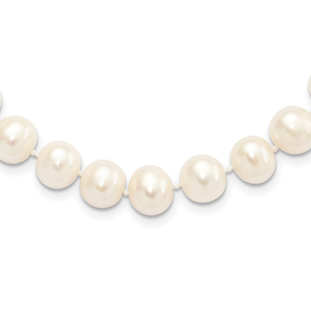 Sterling silver;Freshwater cultured pearl;Pearl clasp