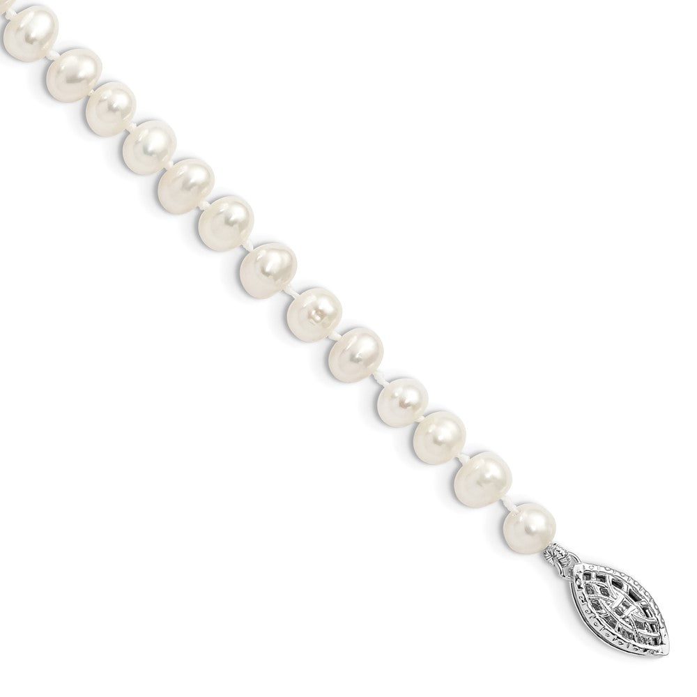 Sterling silver;Freshwater cultured pearl;Pearl clasp;White