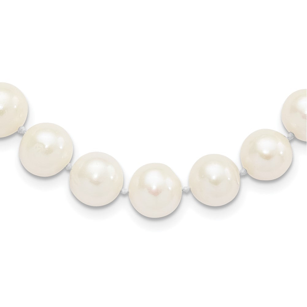 Sterling silver;Freshwater cultured pearl;Pearl clasp