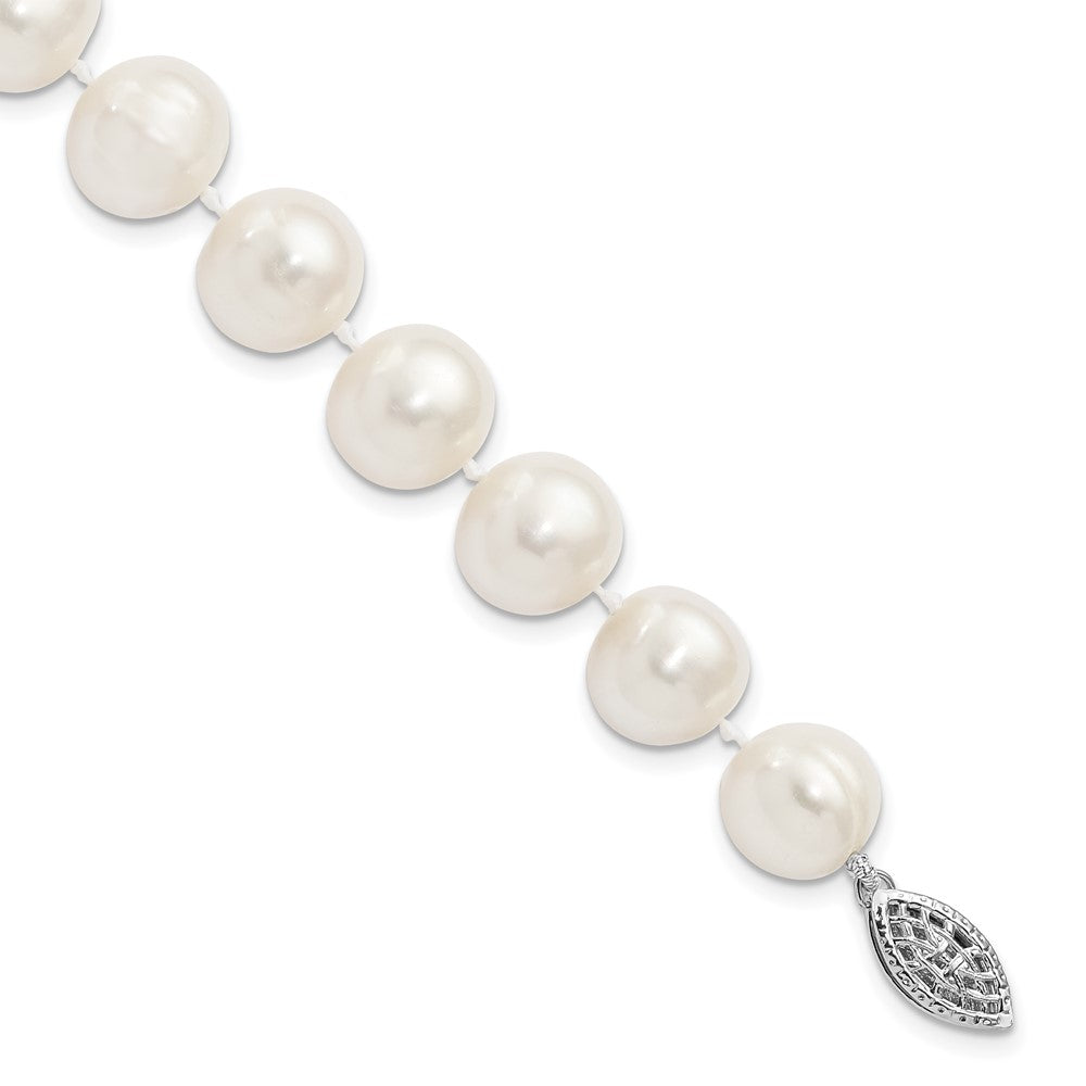 Sterling silver;Freshwater cultured pearl;Pearl clasp