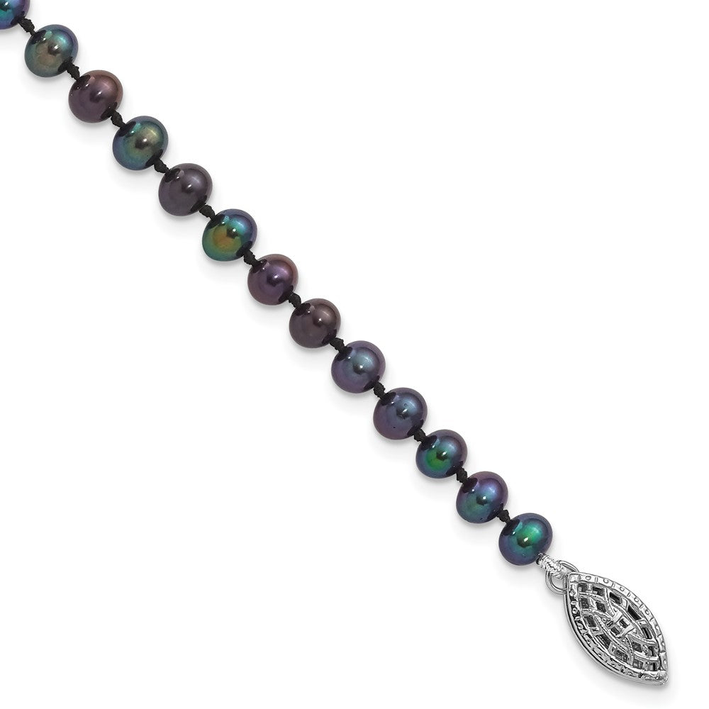 Polished;Sterling silver;Freshwater cultured pearl;Pearl clasp;Black