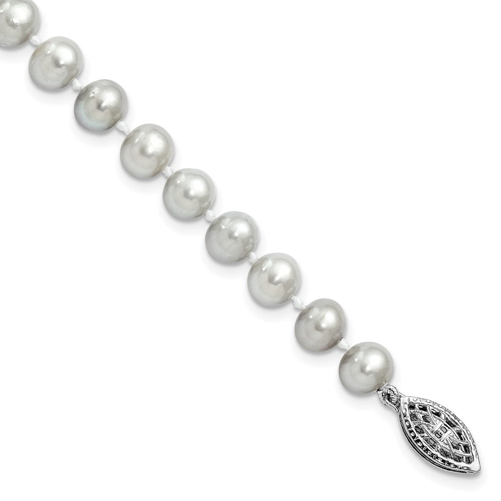 Polished;Sterling silver;Freshwater cultured pearl;Pearl clasp;Grey