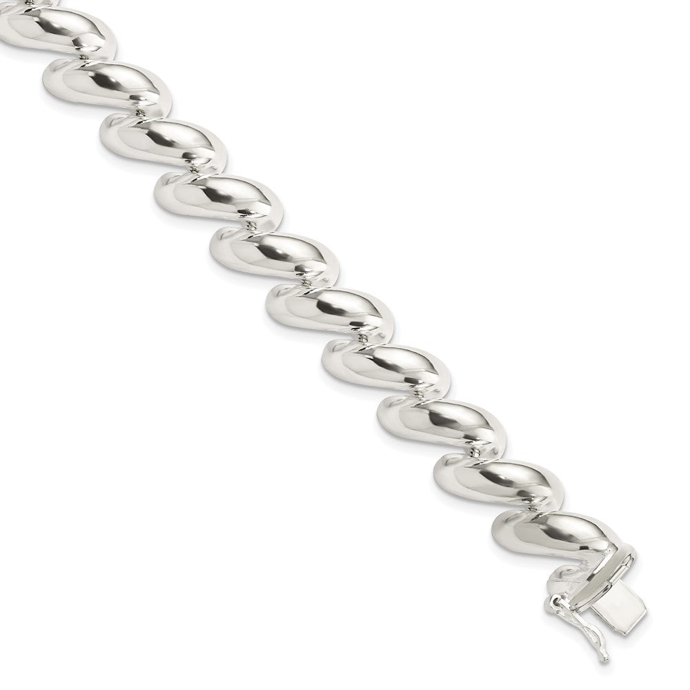 Casted;Polished;Closed back;Sterling silver;Box catch