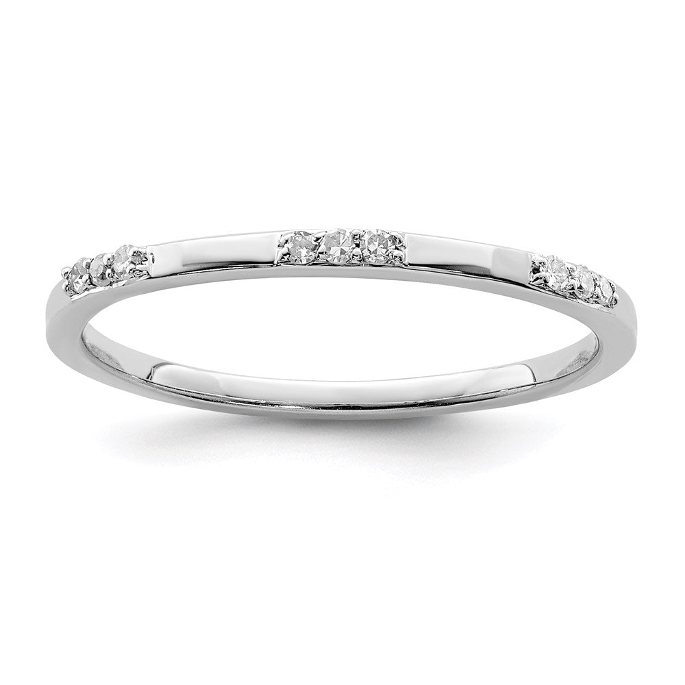 Polished;Closed back;Sterling silver;Diamond;Prong set;Rhodium-plated
