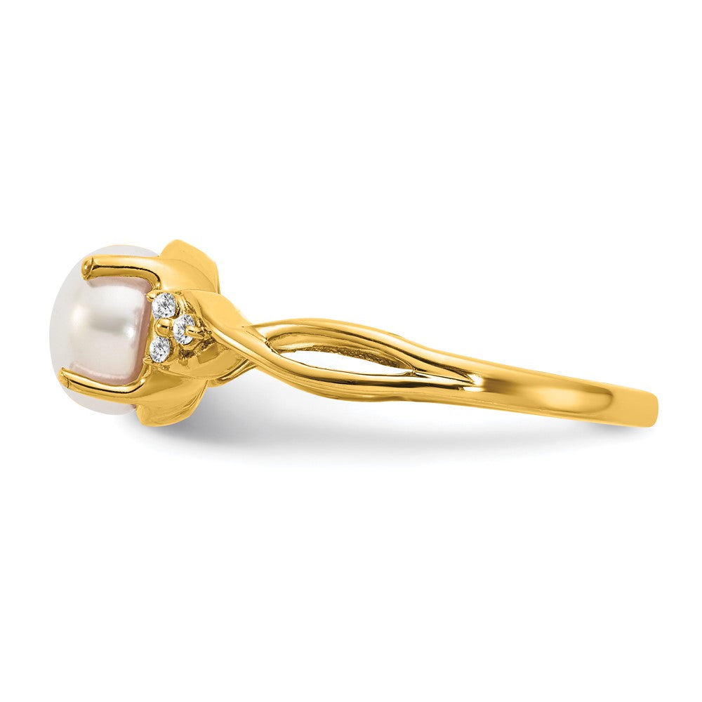 14k 7mm June/Freshwater Cultured Pearl and Diamond Ring