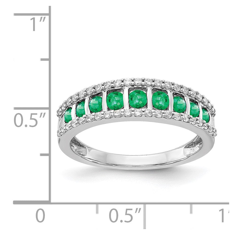 14k White Gold Diamond and Emerald Fancy Ring