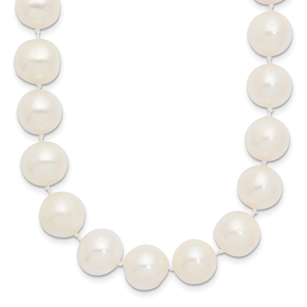 14k Yellow gold;Freshwater cultured pearl;Pearl clasp