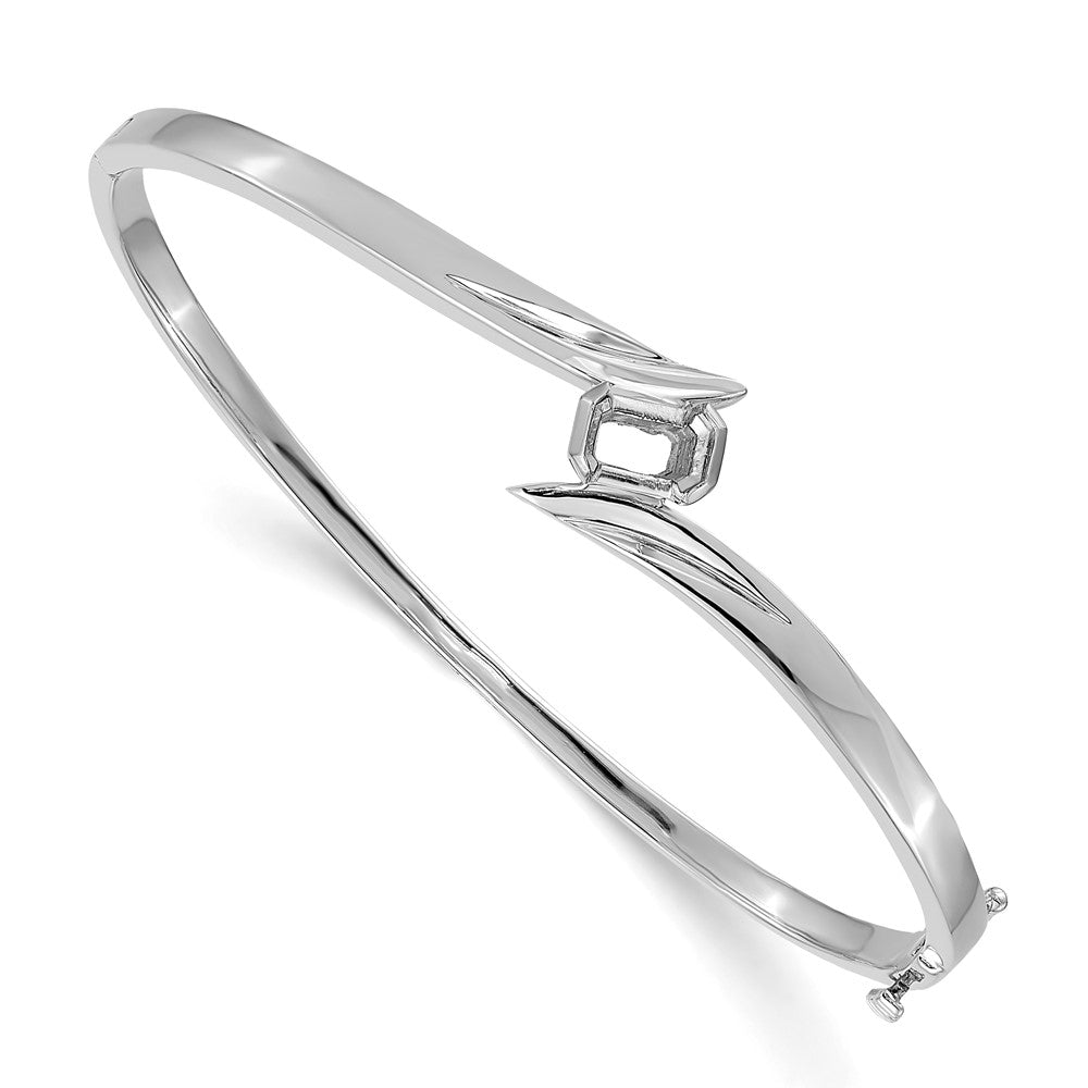 Solid;Casted;Polished;14K White gold;Open back;Hinged;Safety clasp;No safety bar