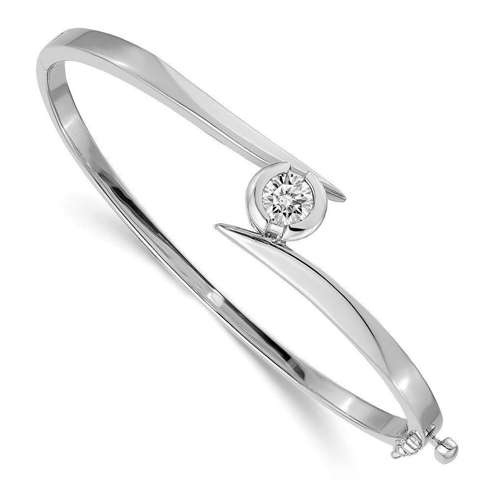 Solid;Casted;Polished;14K White gold;Open back;Hinged;Safety clasp;No safety bar