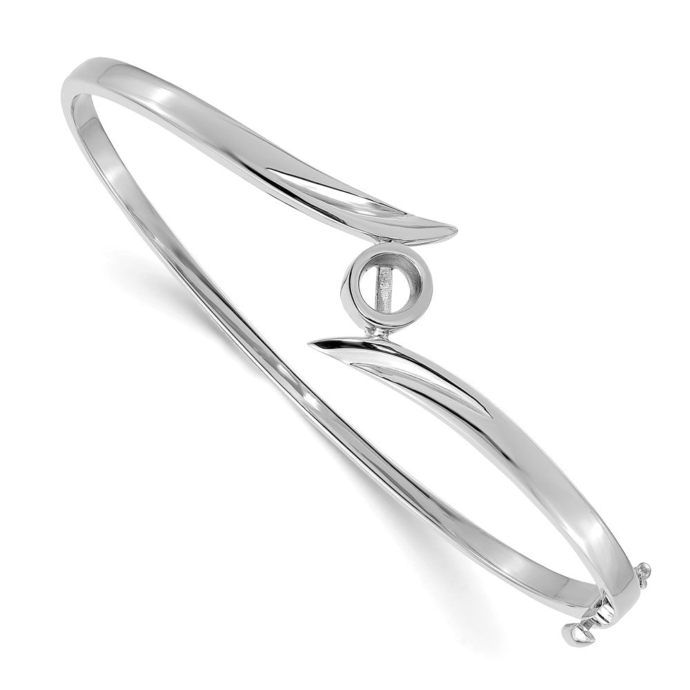 Solid;Casted;Polished;14K White gold;Open back;Hinged;Safety clasp;No safety bar