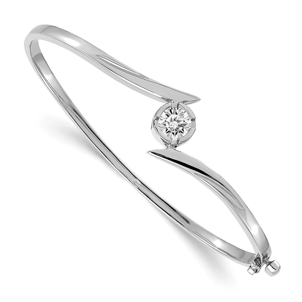 Solid;Casted;Polished;14K White gold;Open back;Hinged;Safety clasp;No safety bar