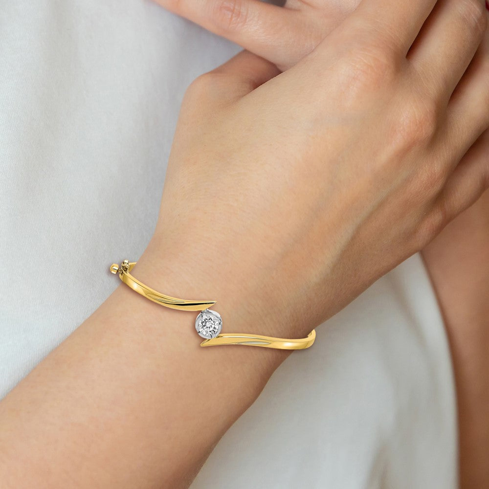 14k Two-tone Holds 3/4 carat 5.75mm Round Stone Hinged Oval Bangle Bracelet Mounting