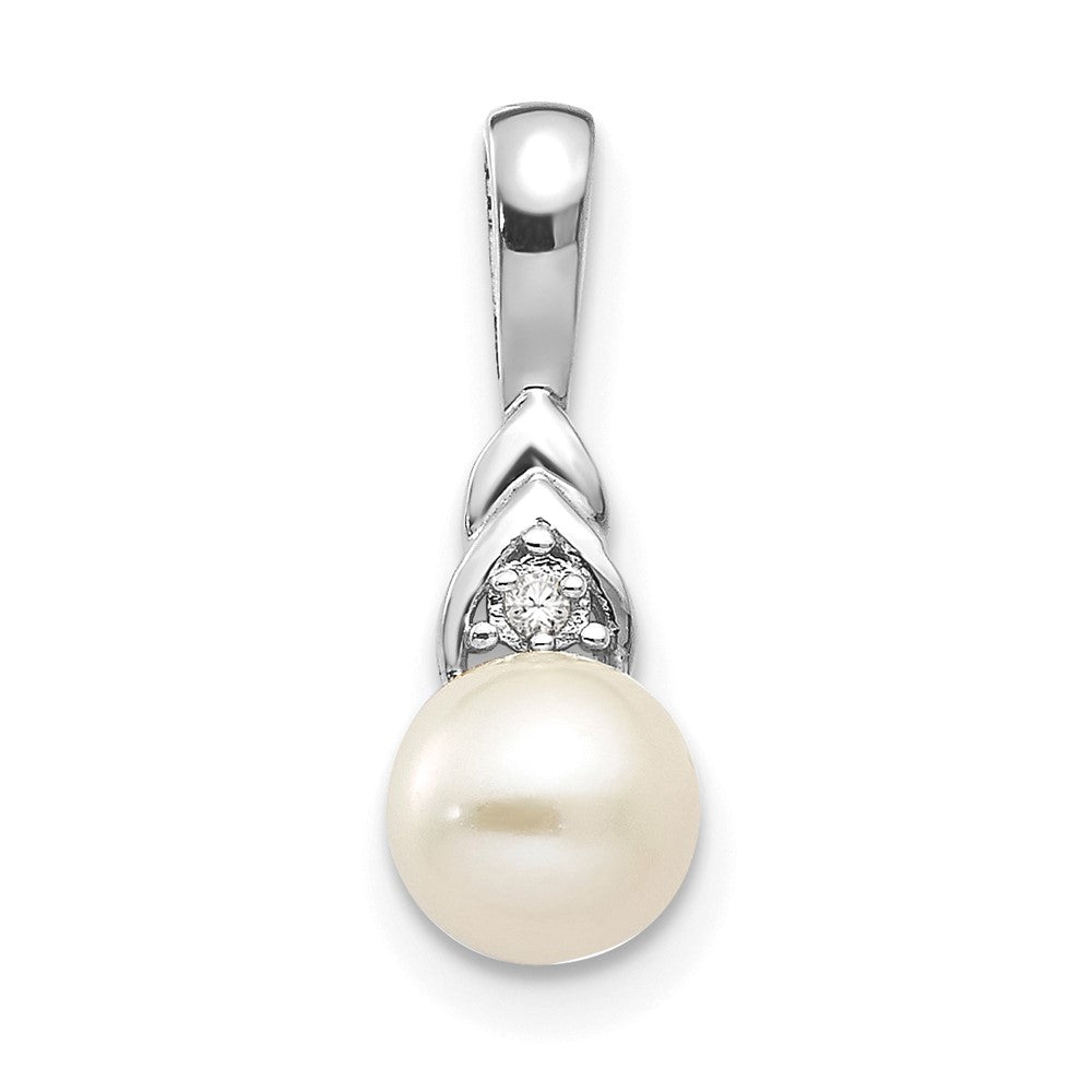 Polished;14K White gold;Genuine;Freshwater cultured pearl;Diamond