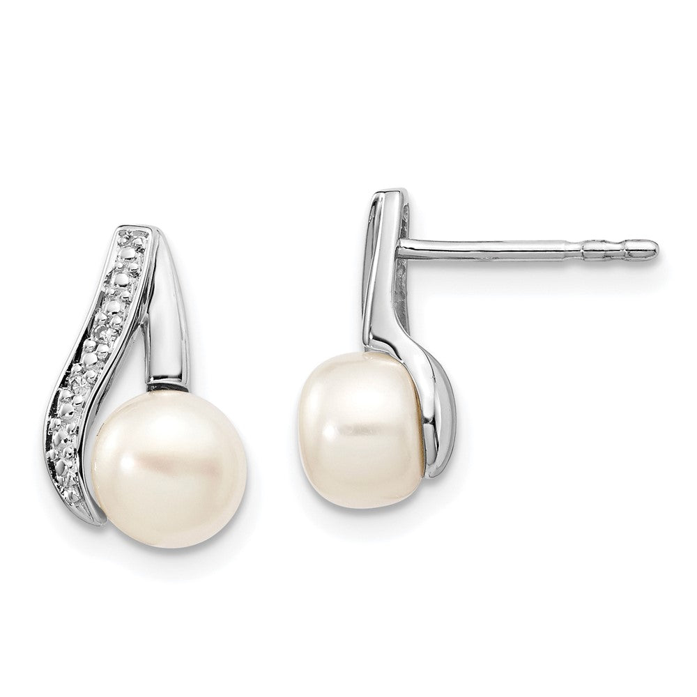Polished;14K White gold;Post;Freshwater cultured pearl;Diamond;A quality