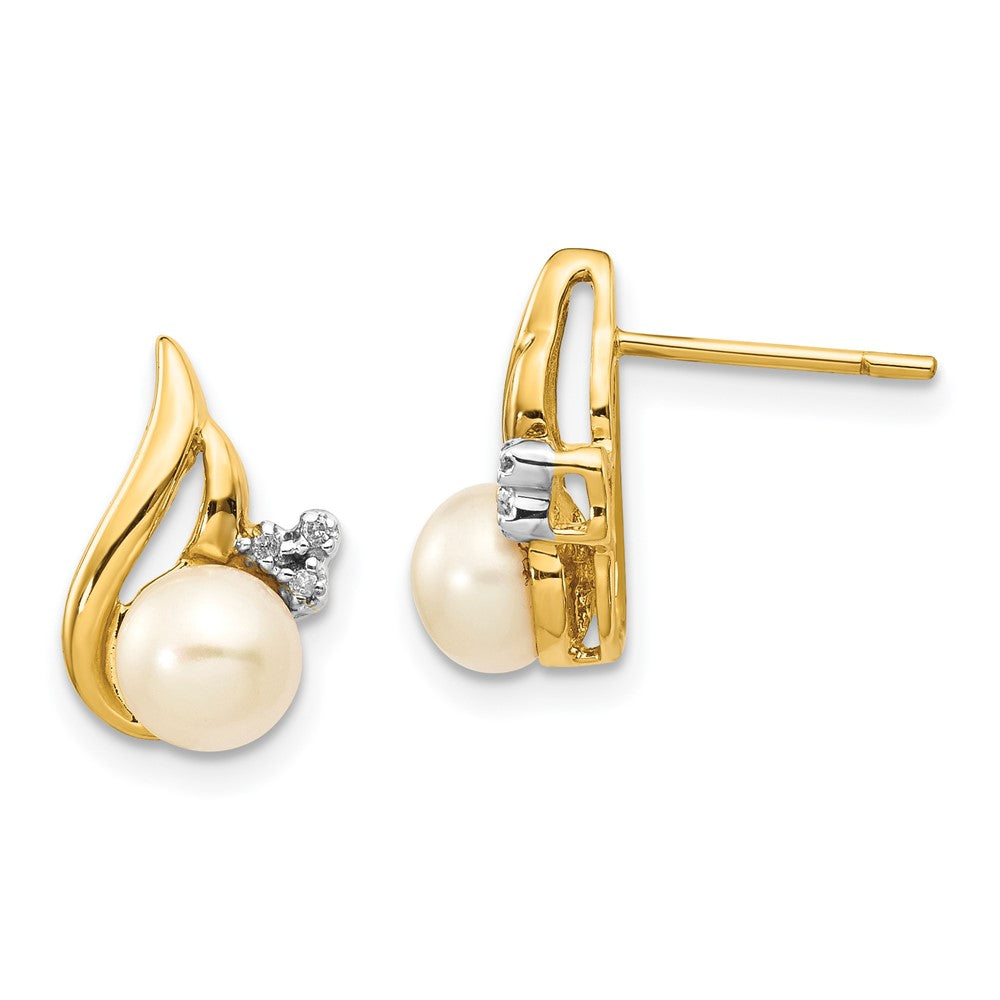Polished;Post;14K Yellow gold & rhodium;Freshwater cultured pearl;Diamond