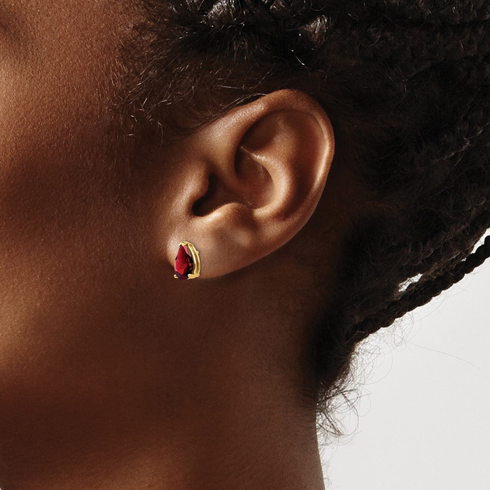 14k 9x6mm Pear Garnet Post Earrings