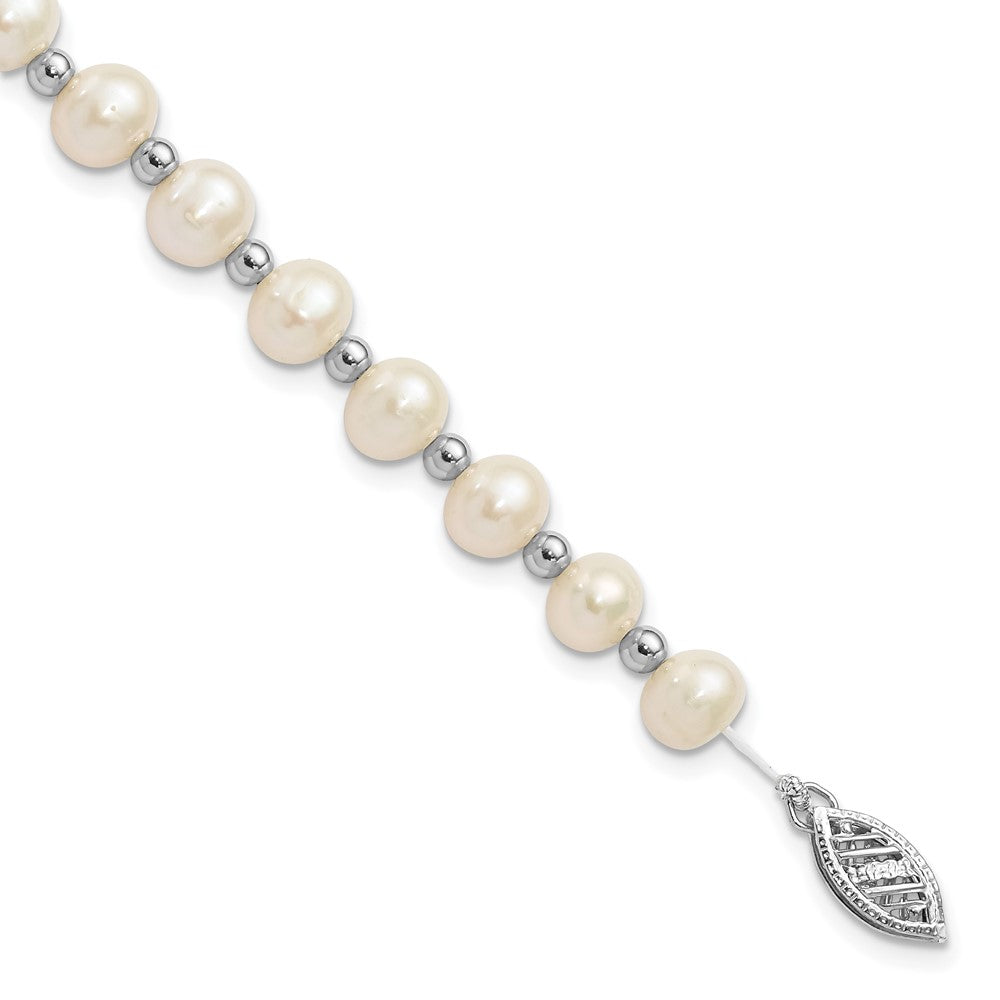 14K White gold;Freshwater cultured pearl;Pearl clasp
