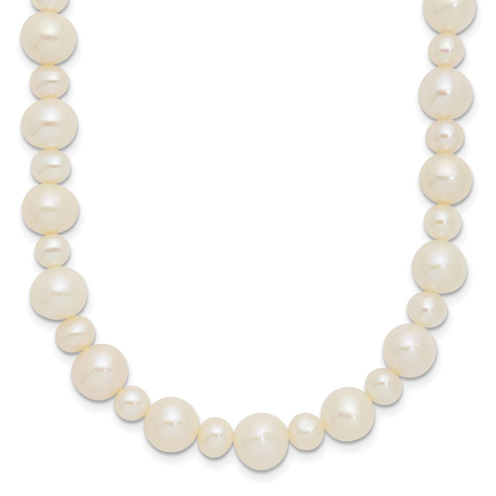 14K White gold;Freshwater cultured pearl;Pearl clasp