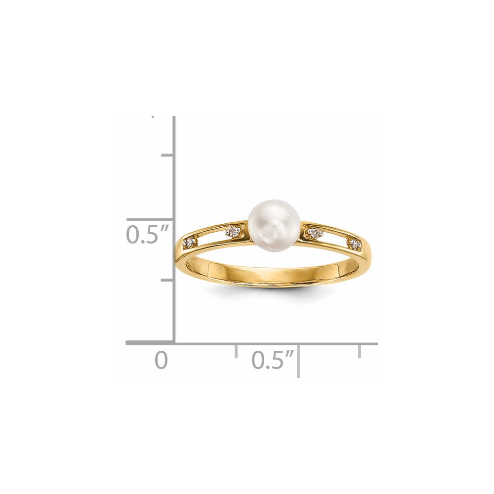 14k Freshwater Cultured Pearl and Diamond Ring