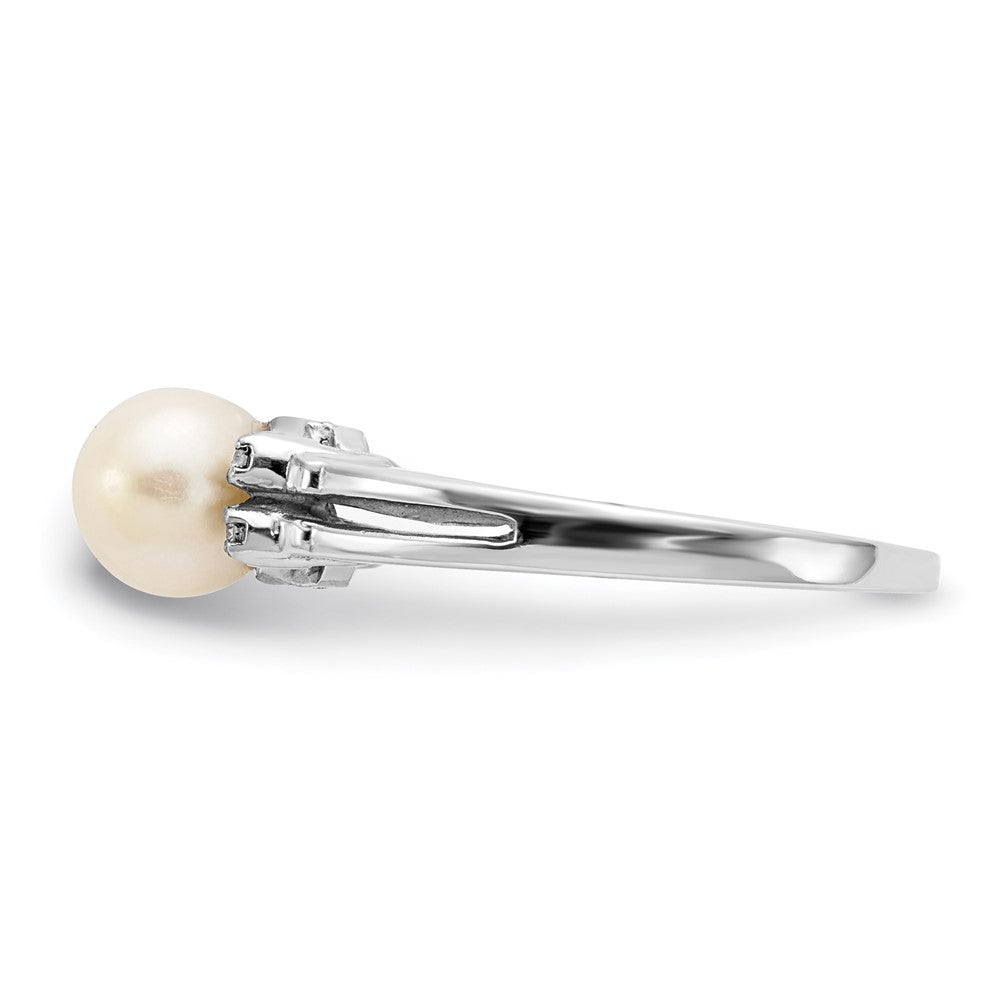 14k White Gold 6mm FW Cultured Pearl AA Diamond ring