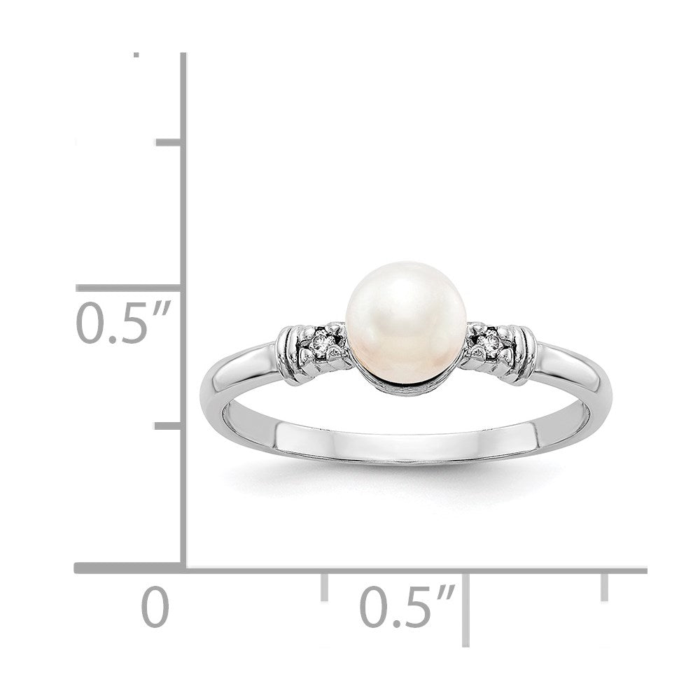 14k White Gold 5mm FW Cultured Pearl AA Diamond ring