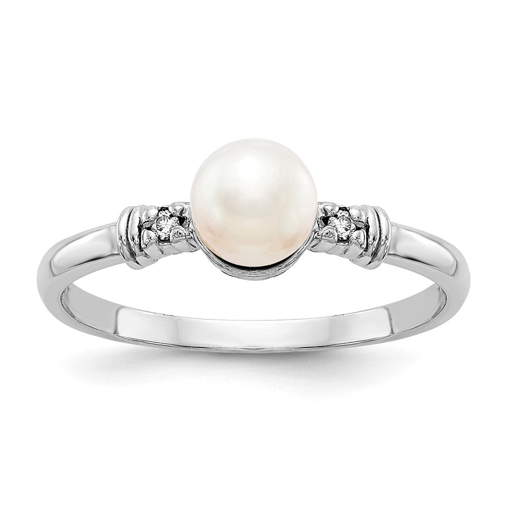 Casted;Polished;14K White gold;Freshwater cultured pearl;Diamond;Avail. in 10k yellow gold;Avail. in 18k yellow gold;Prong set;Avail. in 18k white gold;AA quality
