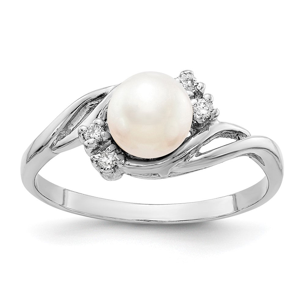 Casted;Polished;14K White gold;Freshwater cultured pearl;Diamond;Avail. in 10k yellow gold;Avail. in 18k yellow gold;Prong set;Avail. in 18k white gold;AA quality