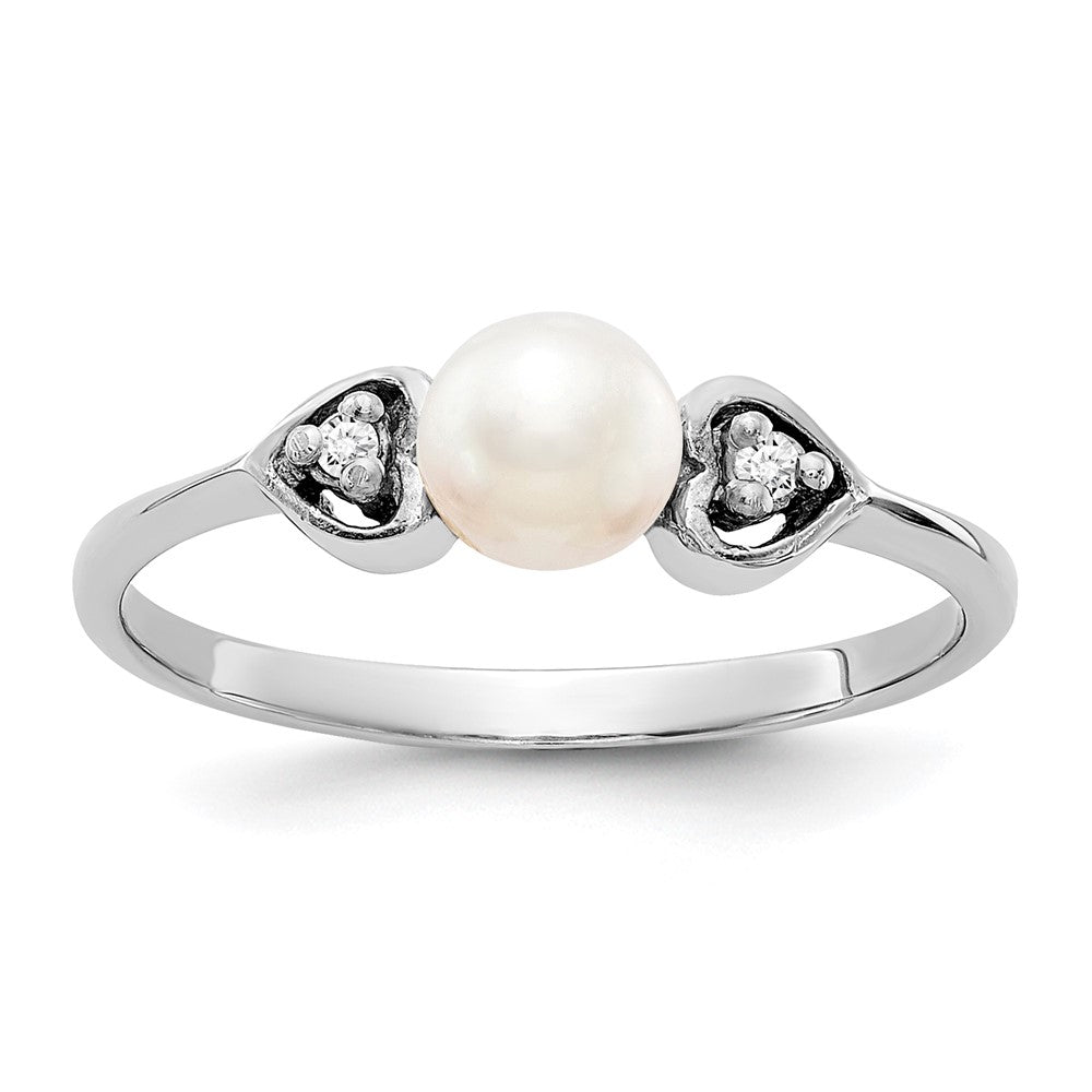 Casted;Polished;14K White gold;Freshwater cultured pearl;Diamond;Avail. in 10k yellow gold;Avail. in 18k yellow gold;Prong set;Avail. in 18k white gold;AA quality