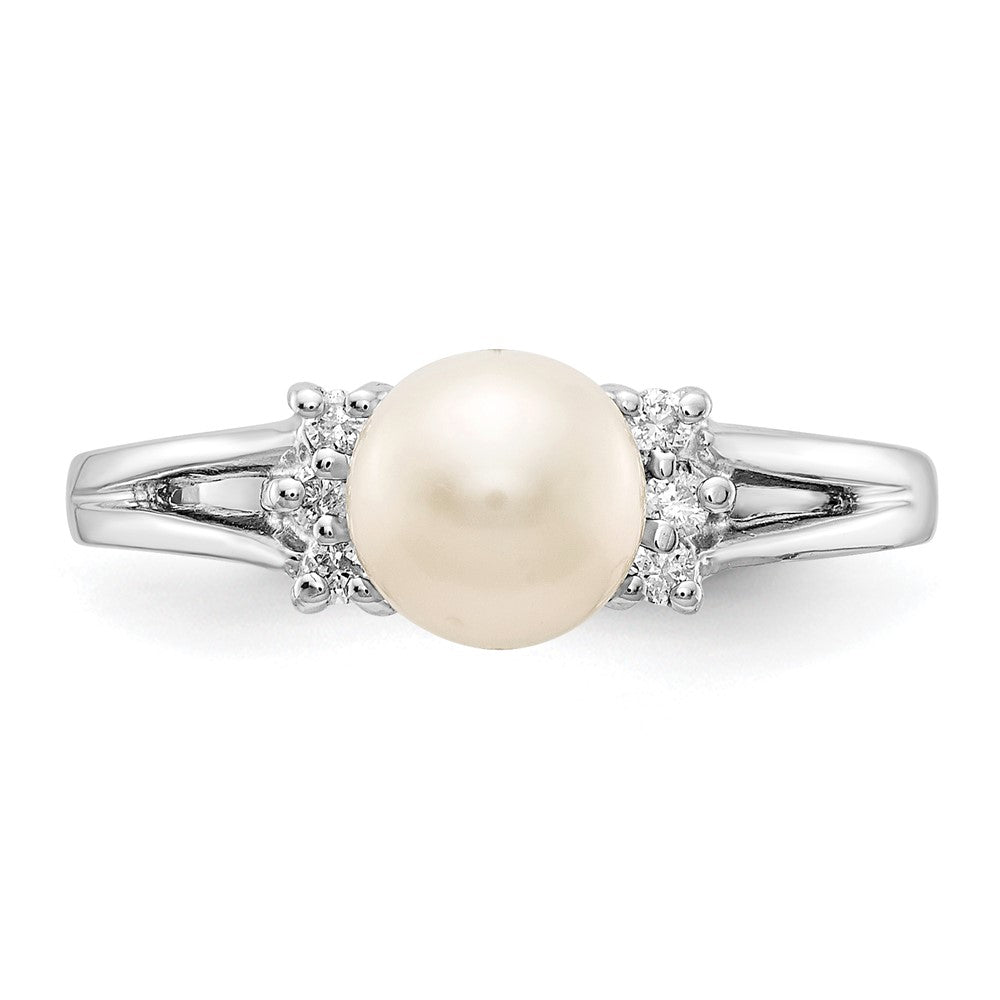 14k White Gold 6mm FW Cultured Pearl A Diamond ring