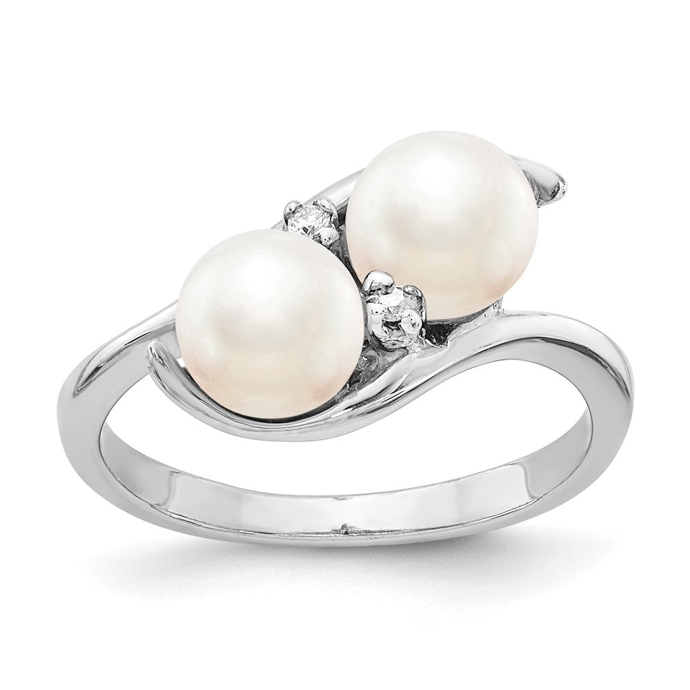 Casted;Polished;14K White gold;Diamond;Avail. in 10k yellow gold;Avail. in 18k yellow gold;Prong set;Avail. in 18k white gold;Black cultured pearl;VS in clarity